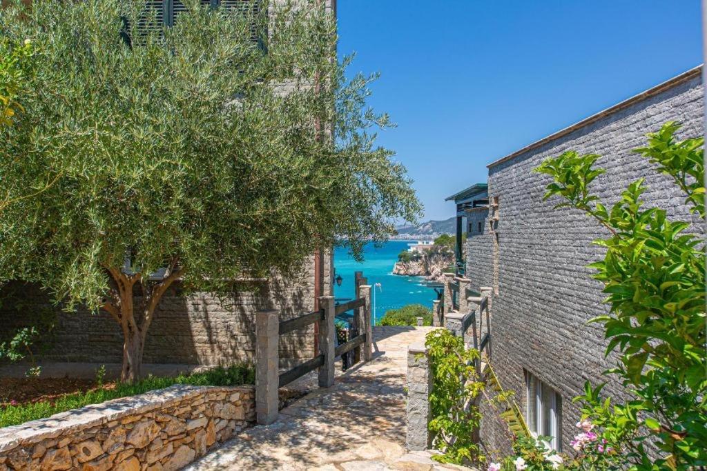 Aquamarine 2, Vlorë