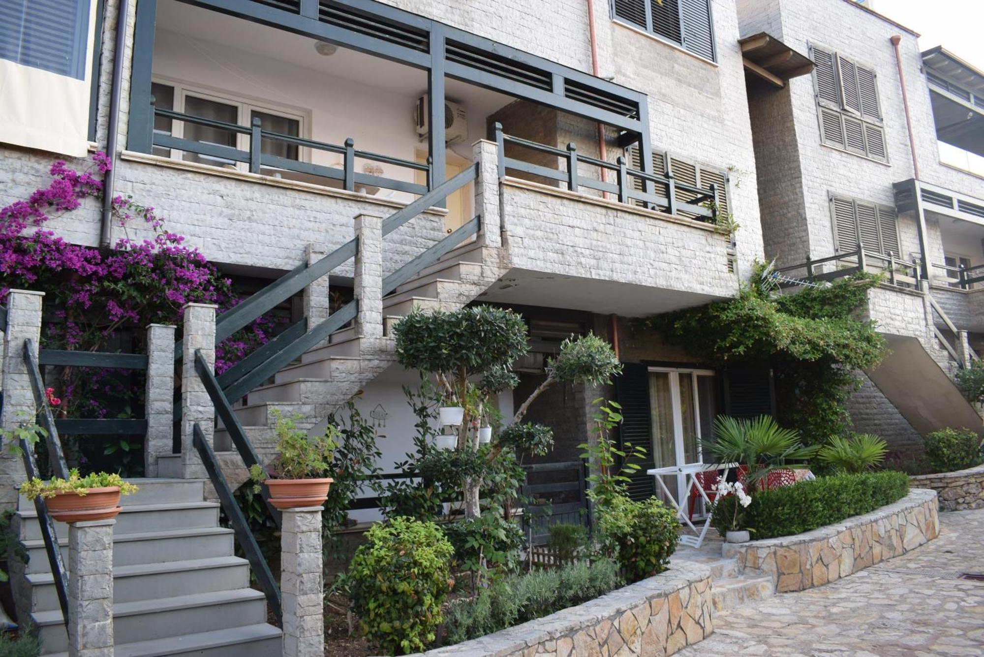 Aquamarine 2, Vlorë